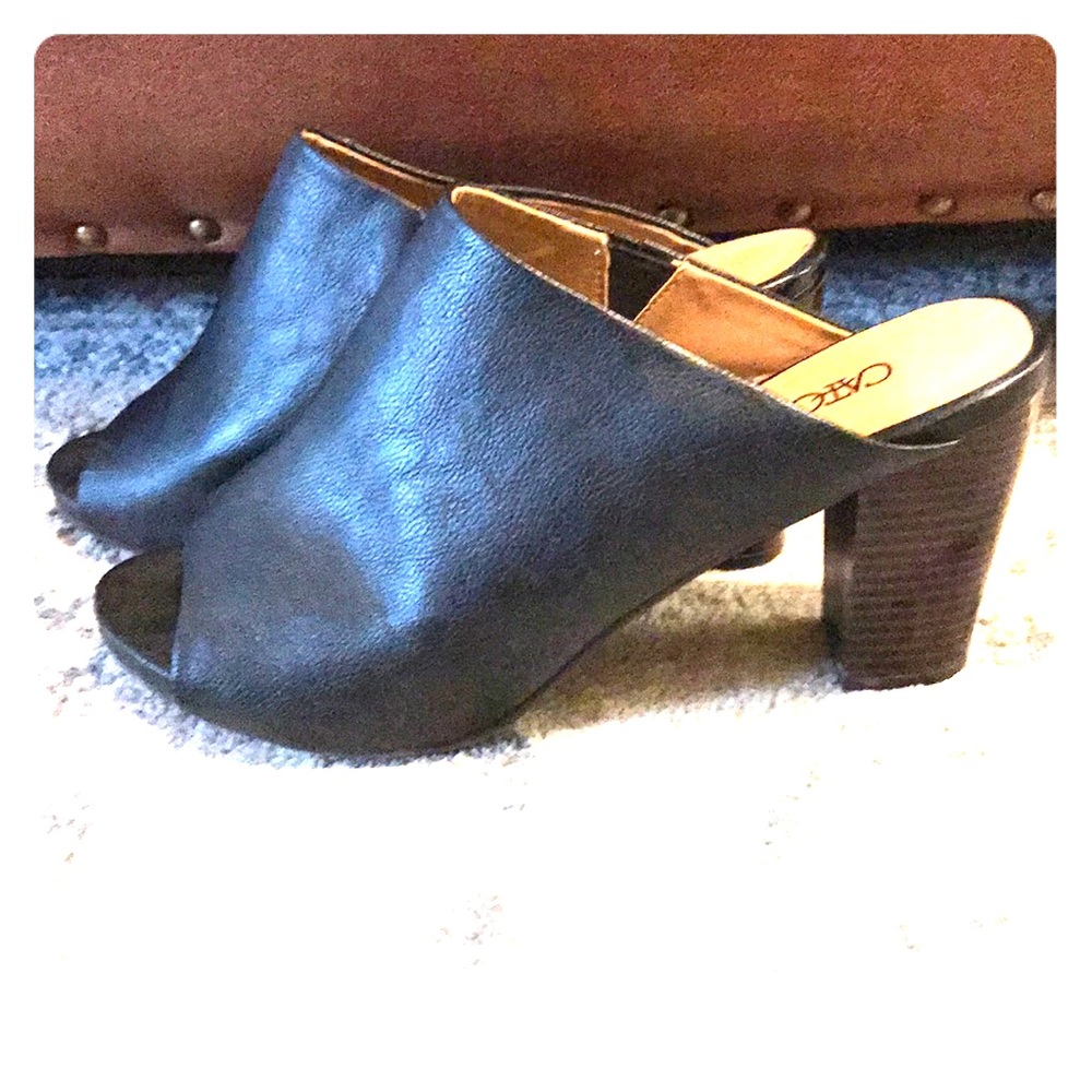 Cato 3” Black Leather Peep toe heels